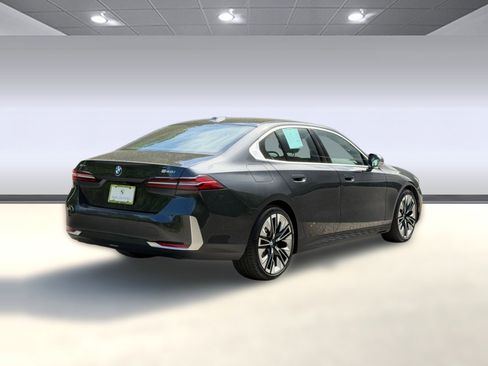 Certified 2026 BMW 540i xDrive AWD/4WD image 9