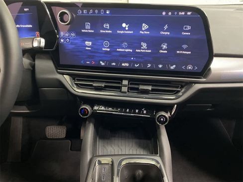 Used 2024 Chevrolet Equinox EV RS image 25