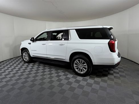 Used 2024 GMC Yukon XL SLT image 3