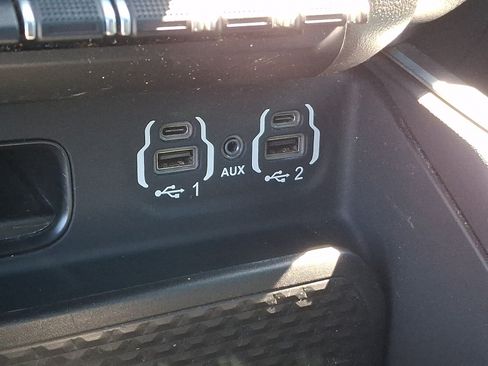 Used 2021 RAM 1500 Big Horn AWD/4WD image 25