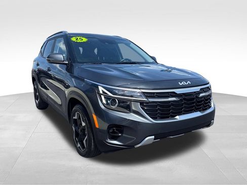 Used 2025 Kia Seltos S FWD image 8