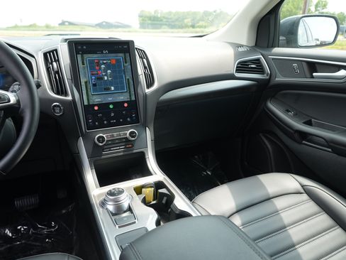 Used 2023 Ford Edge SEL w/ Convenience Package AWD/4WD image 24