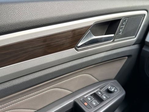 Used 2023 Volkswagen Atlas SE w/ Panoramic Sunroof Package image 14