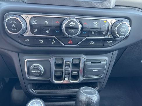 Used 2021 Jeep Gladiator Sport AWD/4WD image 21