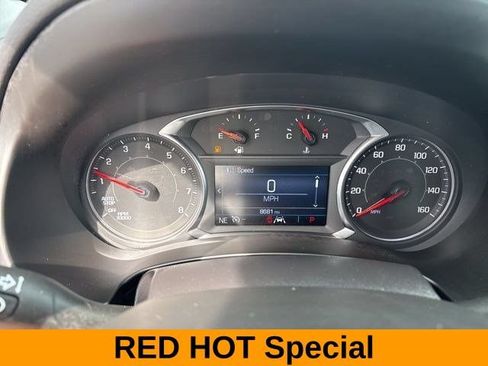 Used 2024 GMC Terrain SLE w/ Driver Convenience Package FWD image 15