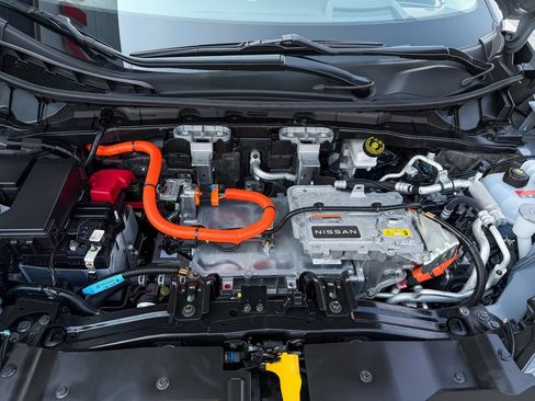 Certified 2024 Nissan Ariya AWD image 46