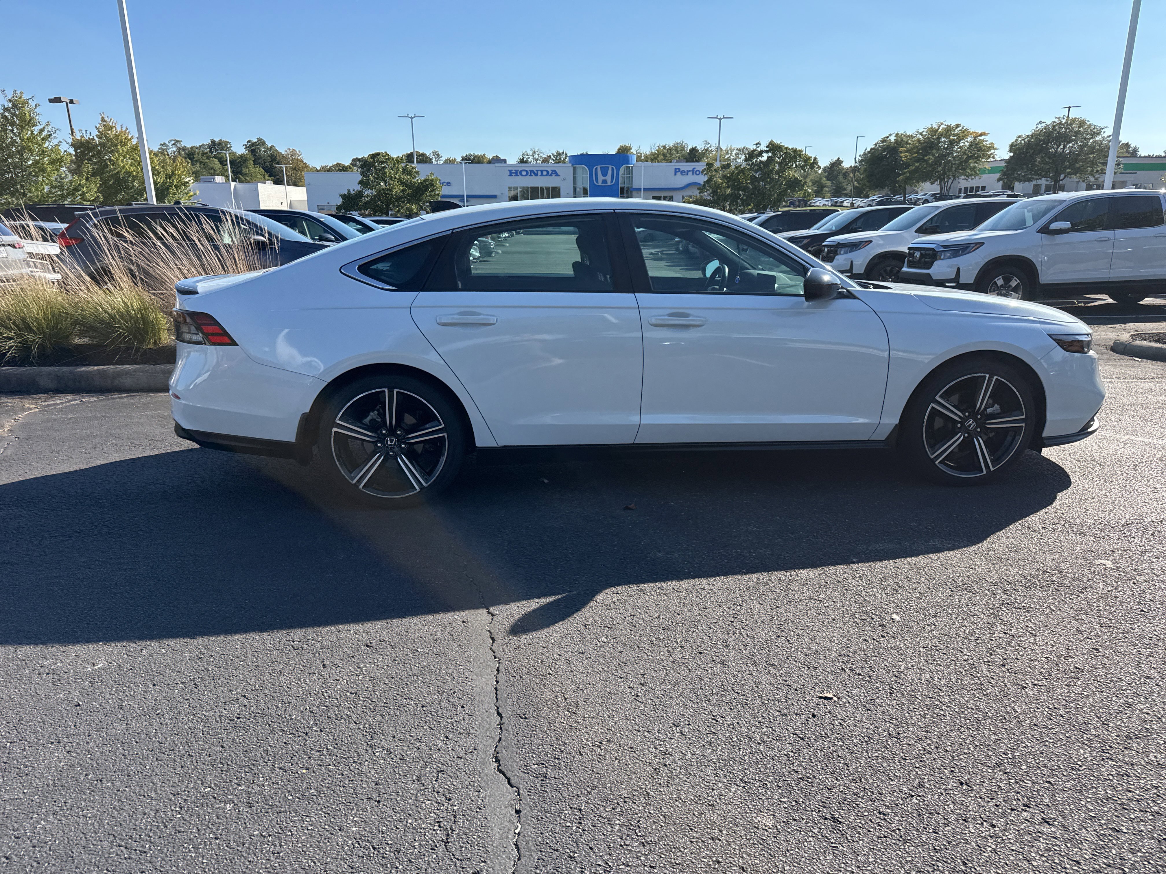 Used 2024 Honda Accord Sport image 2
