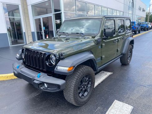 Used 2023 Jeep Wrangler Unlimited w/ 8.4" Radio Group AWD/4WD image 4