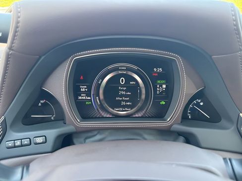 Used 2018 Lexus LS 500h w/ Luxury Package image 25