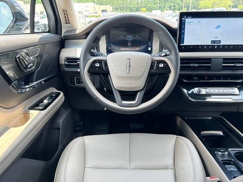 Used 2023 Lincoln Corsair FWD image 14