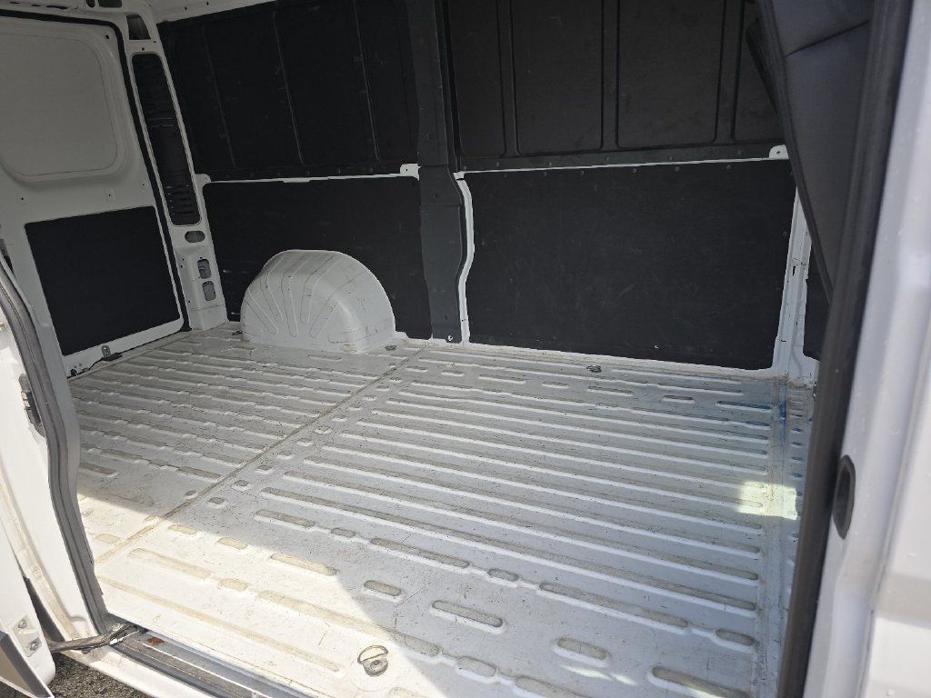 Used 2025 RAM ProMaster 2500 w/ Convenience Group FWD image 21