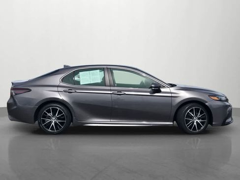 Used 2023 Toyota Camry SE image 7