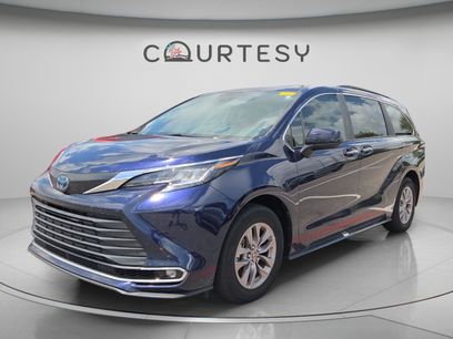 Used 2022 Toyota Sienna XLE