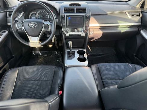 Used 2014 Toyota Camry SE FWD image 13