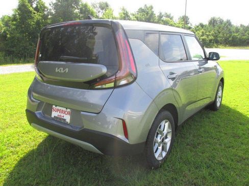 New 2025 Kia Soul LX w/ LX Technology Package image 3