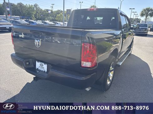 Used 2018 RAM 1500 Express w/ Express Value Package RWD image 4