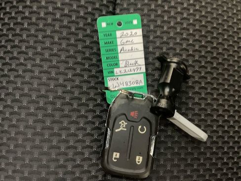 Used 2020 GMC Acadia SLE w/ Driver Convenience Package FWD image 29