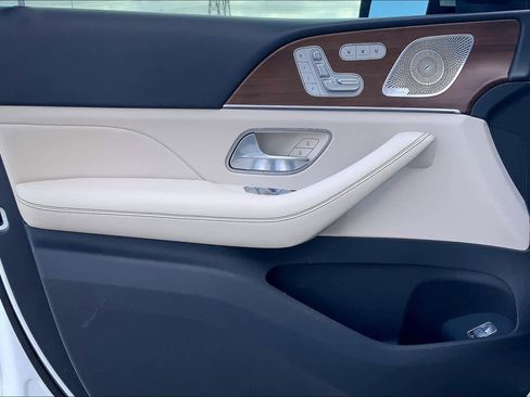 Used 2020 Mercedes-Benz GLS 450 4MATIC image 19