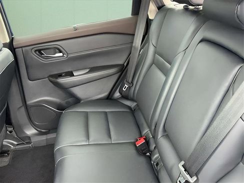 Used 2023 Nissan Rogue SL w/ SL Premium Package image 8