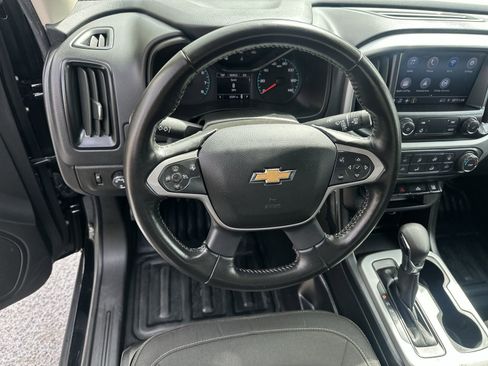 Used 2022 Chevrolet Colorado LT w/ Fleet Safety Package image 17