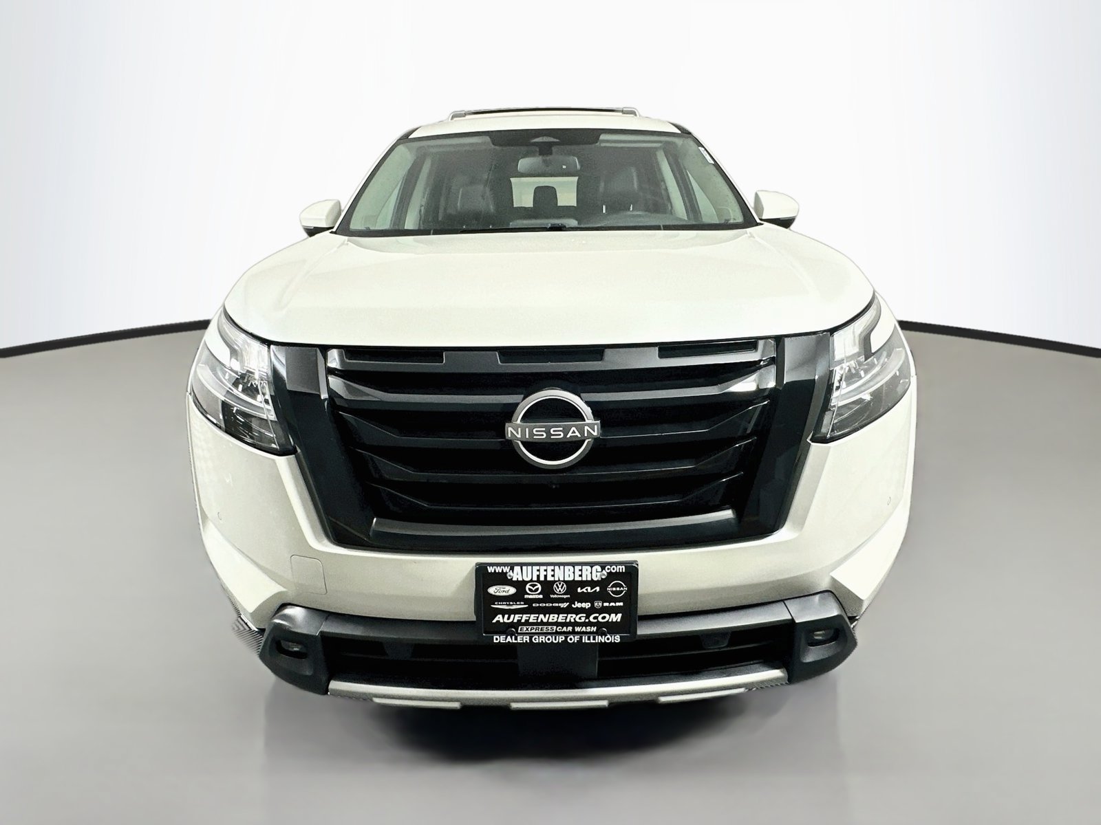 Certified 2022 Nissan Pathfinder SL w/ SL Premium Package FWD image 2