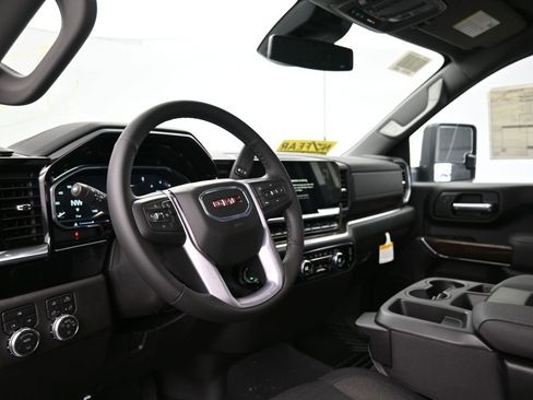 New 2025 GMC Sierra 2500 SLE image 20