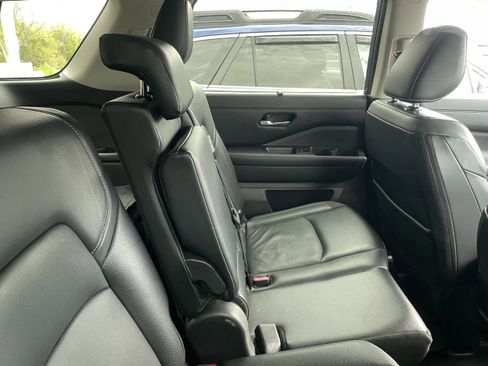 Used 2023 Nissan Pathfinder SL image 20