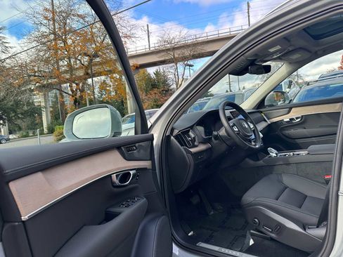 New 2026 Volvo XC90 T8 Plus image 21