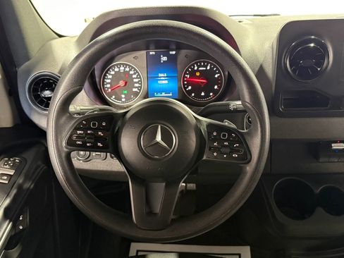 Used 2022 Mercedes-Benz Sprinter 2500 image 20