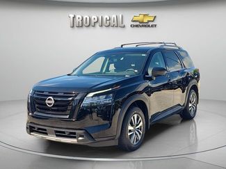 Used 2024 Nissan Pathfinder SL w/ Black Appearance Package FWD 360° Tour