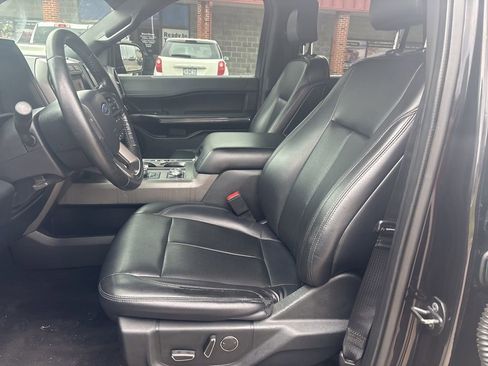Used 2019 Ford Expedition XLT w/ Equipment Group 201A AWD/4WD image 14