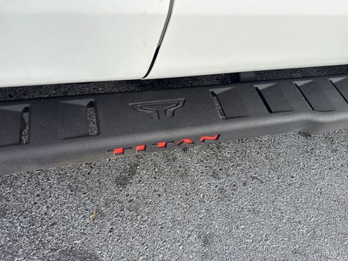 Used 2021 Nissan Titan PRO-4X w/ Pro-4x Convenience Package image 33