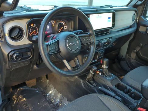 Used 2024 Jeep Wrangler Sport AWD/4WD image 9