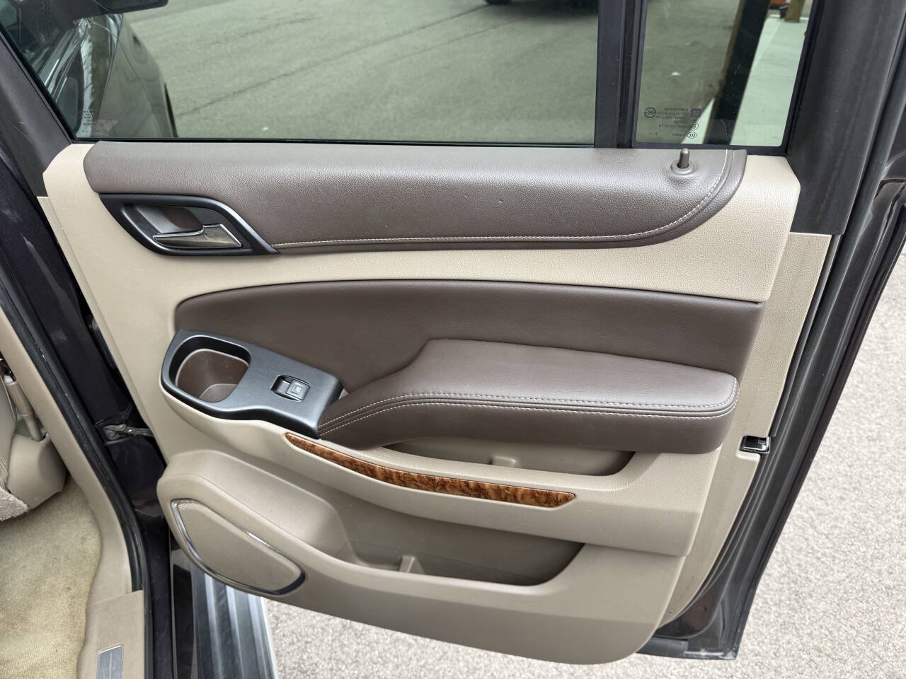 Used 2018 Chevrolet Suburban Premier AWD/4WD image 15