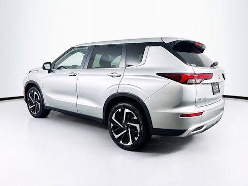 Used 2024 Mitsubishi Outlander SE Black Edition image 5