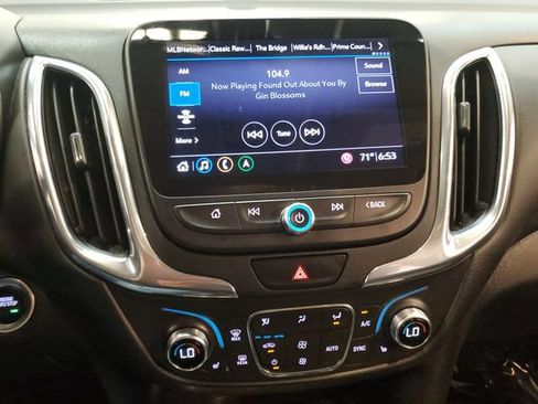 Used 2019 Chevrolet Equinox LT w/ Sun & Navigation Package AWD/4WD image 18