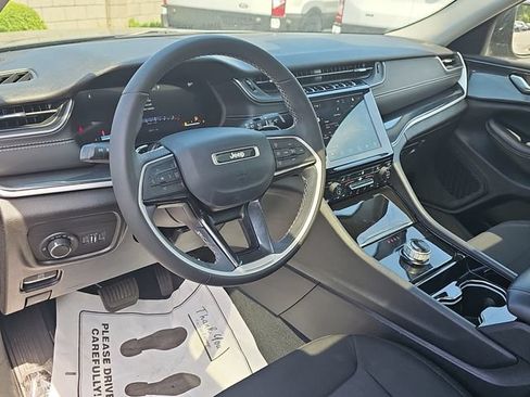 Used 2023 Jeep Grand Cherokee L Laredo w/ Luxury Tech Group I AWD/4WD image 19