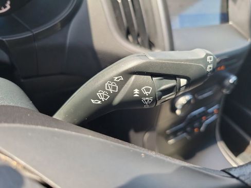 Used 2020 Ford Edge SE FWD image 17