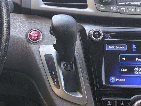 Used 2016 Honda Odyssey SE image 12