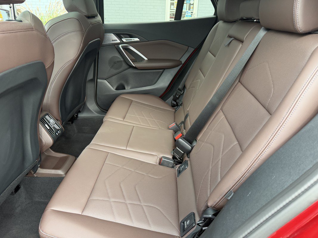 Used 2025 BMW X2 xDrive28i w/ Premium Package AWD/4WD image 17