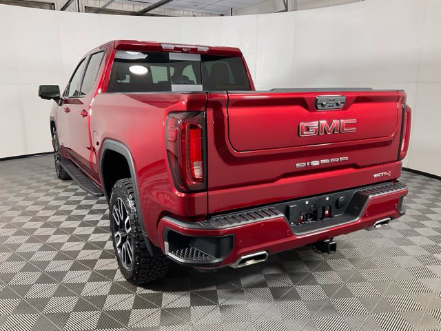 Used 2024 GMC Sierra 1500 AT4 w/ Technology Package AWD/4WD image 4