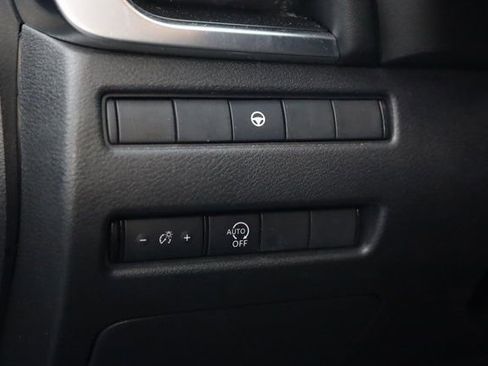 Used 2023 Nissan Rogue SV image 12