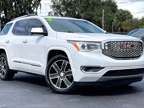 Used 2018 GMC Acadia Denali w/ Technology Package FWD image 2