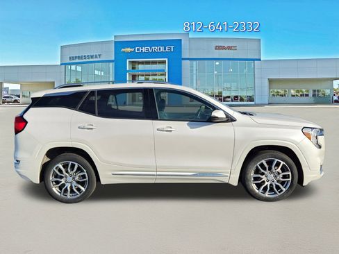 Used 2023 GMC Terrain Denali image 8