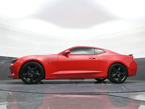Used 2018 Chevrolet Camaro LT RWD image 21