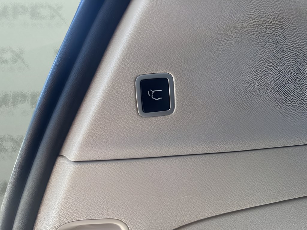 Used 2023 Chrysler Pacifica Touring-L FWD image 31