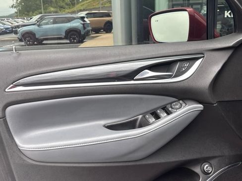 Used 2019 Buick Enclave Essence AWD/4WD image 7