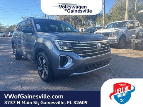Certified 2025 Volkswagen Atlas SE image 1