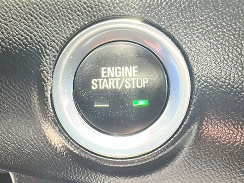 Used 2022 GMC Terrain SLT image 23