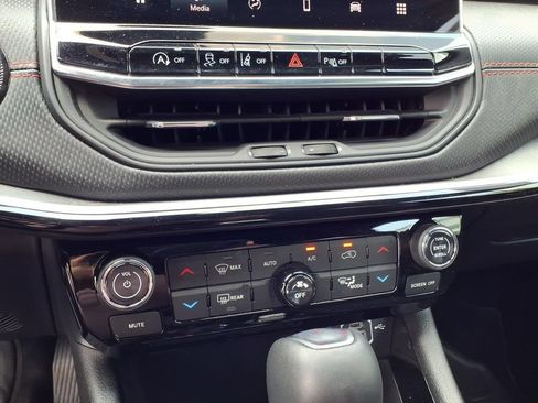 Used 2026 Jeep Compass Trailhawk AWD/4WD image 25